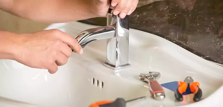 Bathtub Faucet Replacement in Plainview